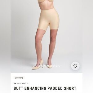 NWT SKIMS BUTT ENHANCING PADDED SHORTS!